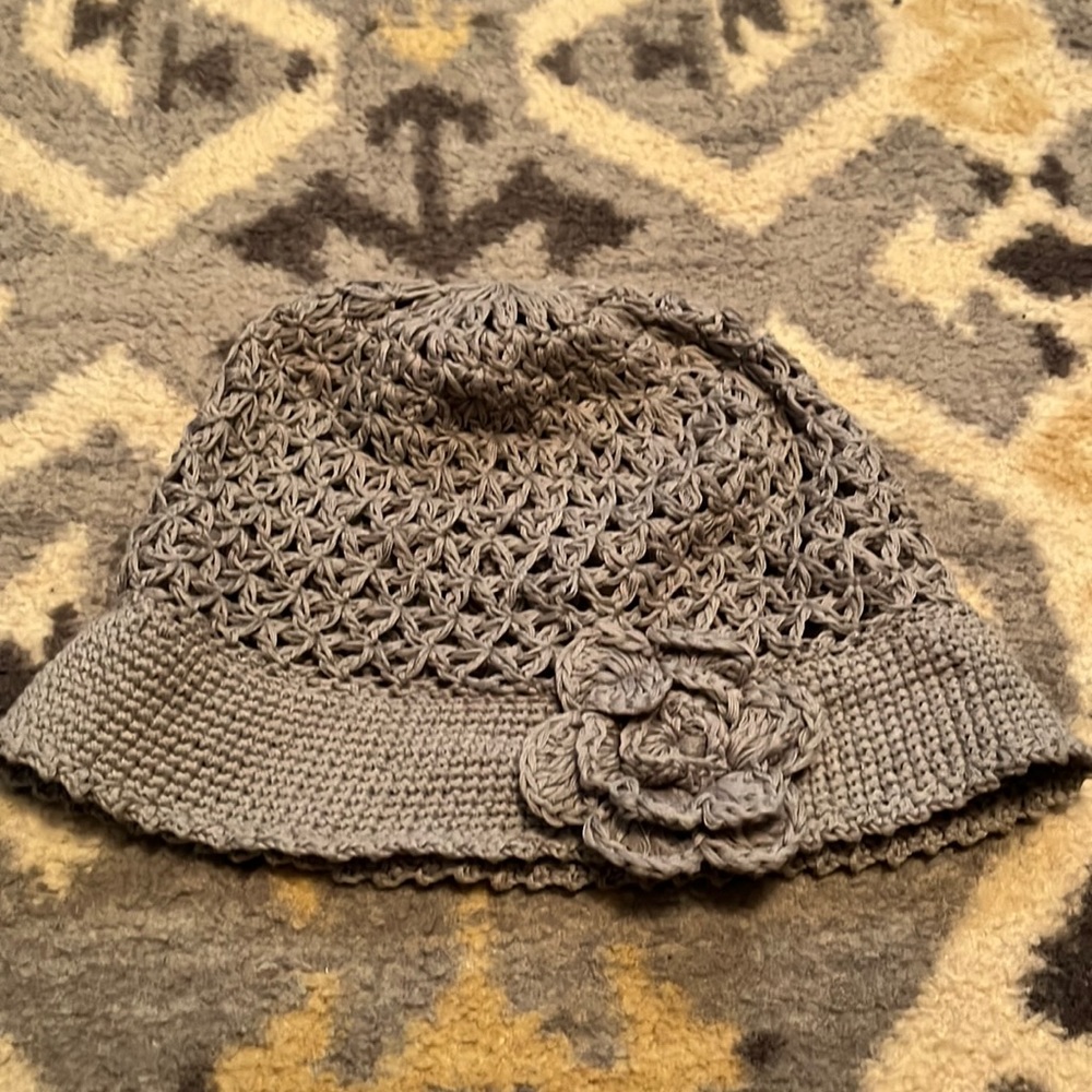 Gray knit hat